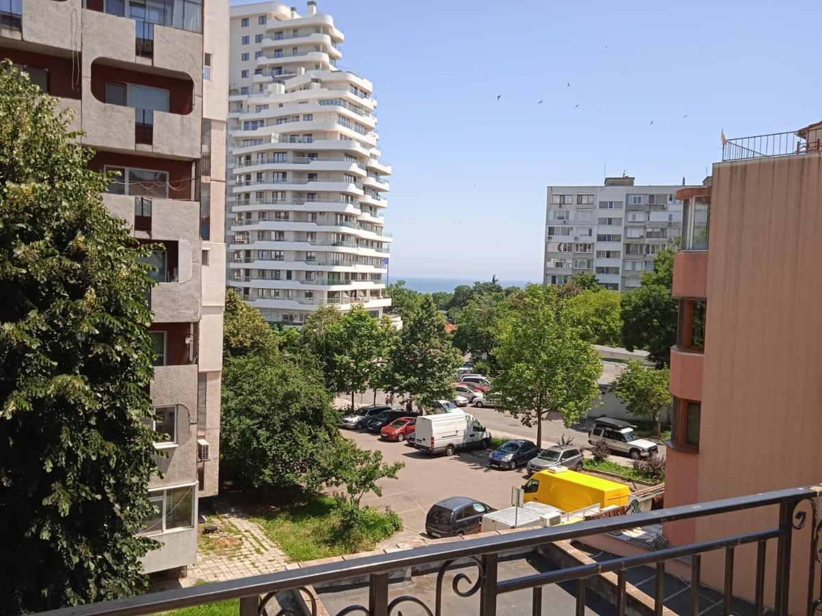 Flora Beach Apartaments Burgas Esterno foto