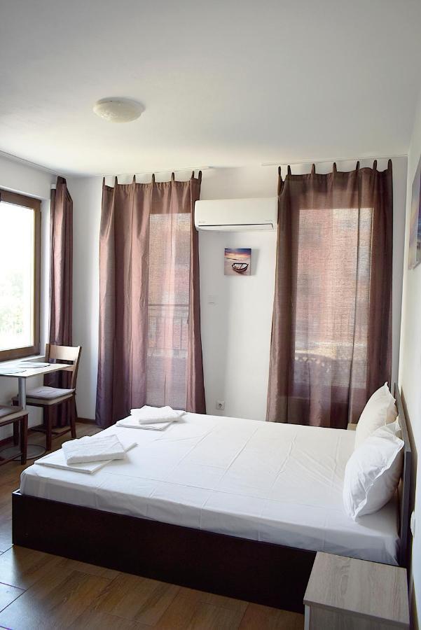 Flora Beach Apartaments Burgas Esterno foto